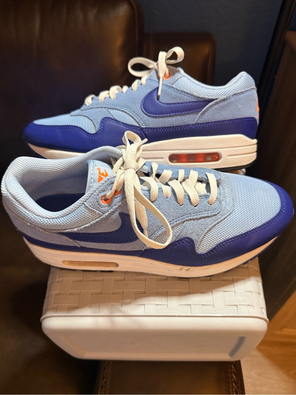 Nike Men’s Air Max Light Blue and Blue Low-Top Sneakers - Picture 4 of 7
